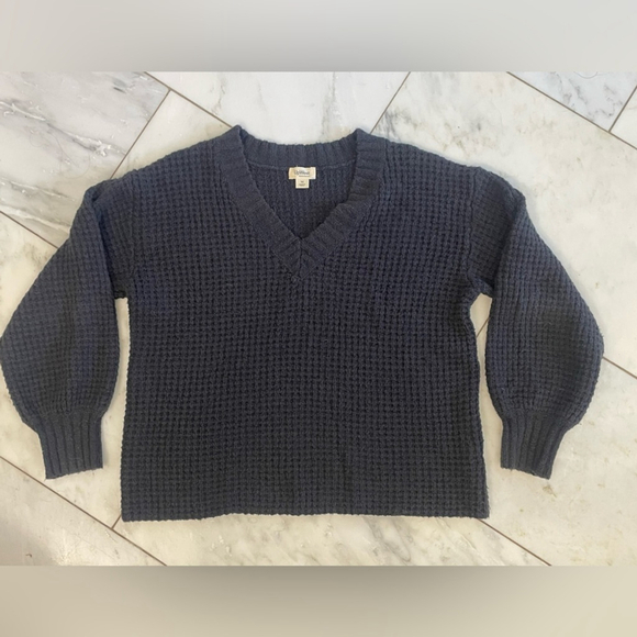 UpWest, Medium, charcoal gray waffle knit super soft puff sleeve v-neck sweater - Picture 2 of 6